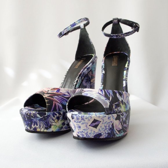 NEW SCHUTZ Leather Floral Platforms - Picture 1 of 9